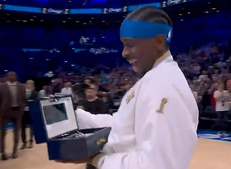 着奥布莱恩, AA, alt